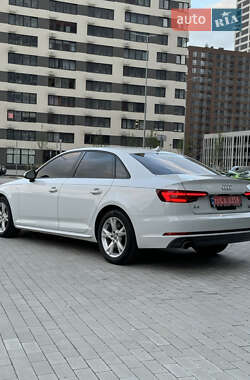 Седан Audi A4 2018 в 
