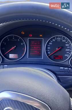 Седан Audi A4 2001 в 