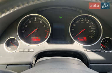 Кабриолет Audi A4 2004 в 