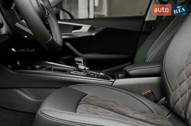 Универсал Audi A4 2021 в 