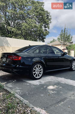 Седан Audi A4 2013 в 