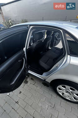Седан Audi A4 2001 в 