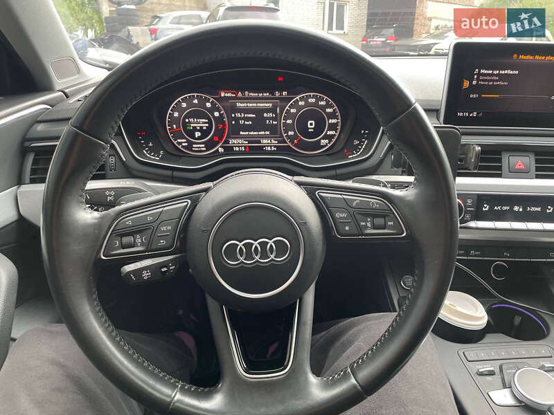 Седан Audi A4 2017 в Луцке