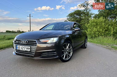 Седан Audi A4 2016 в 