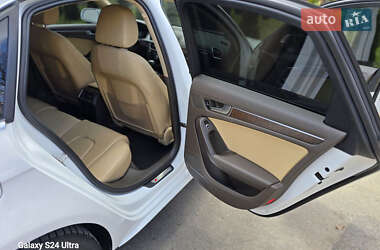Седан Audi A4 2015 в Умані