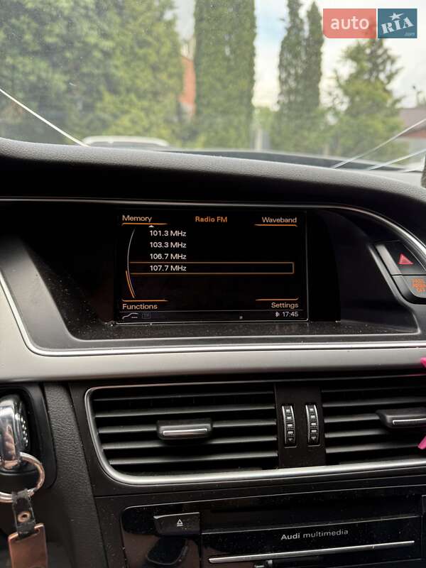 Седан Audi A4 2014 в Львові