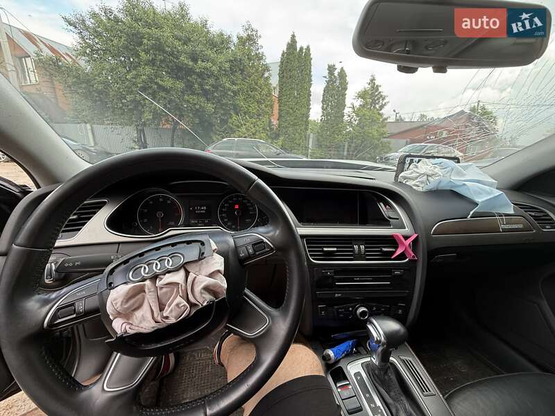 Седан Audi A4 2014 в Львові