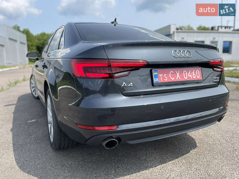 Седан Audi A4 2017 в Ровно