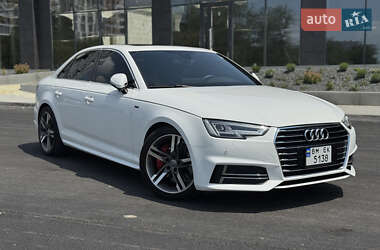 Седан Audi A4 2018 в Львові