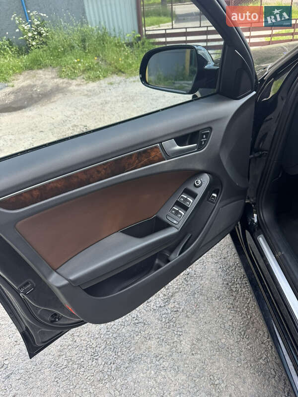 Седан Audi A4 2014 в Рівному