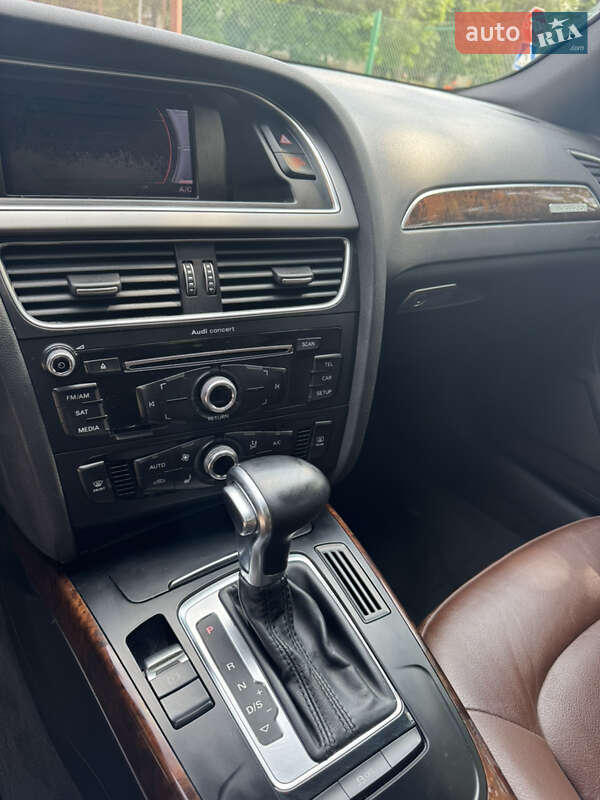 Седан Audi A4 2014 в Рівному