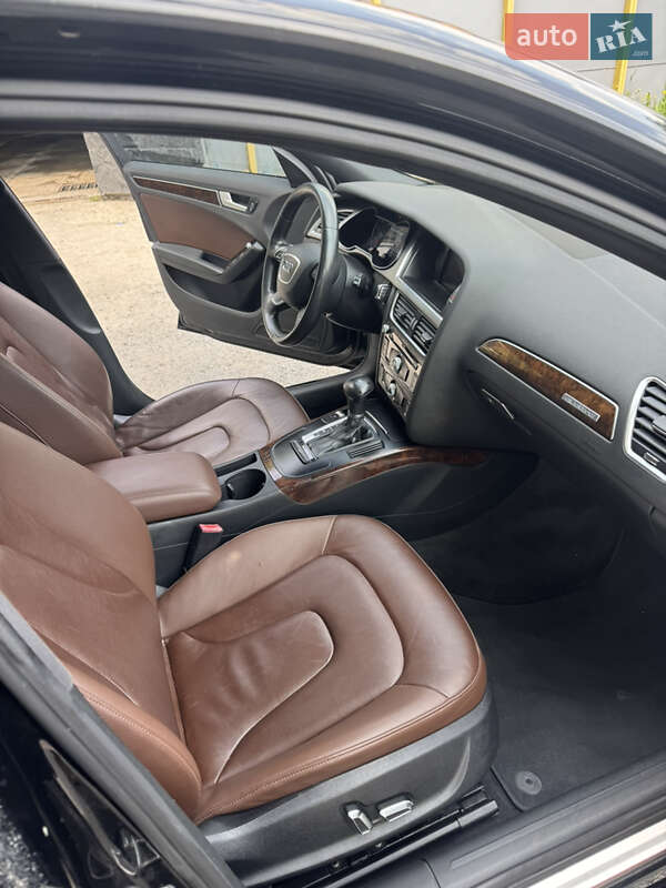 Седан Audi A4 2014 в Рівному