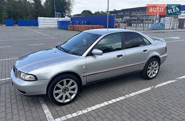 Седан Audi A4 1995 в Ивано-Франковске