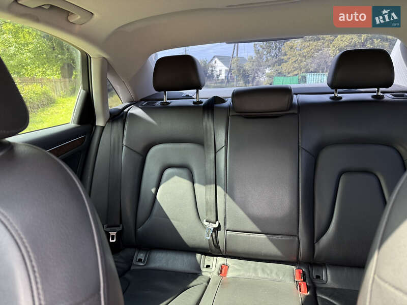 Седан Audi A4 2014 в Львове