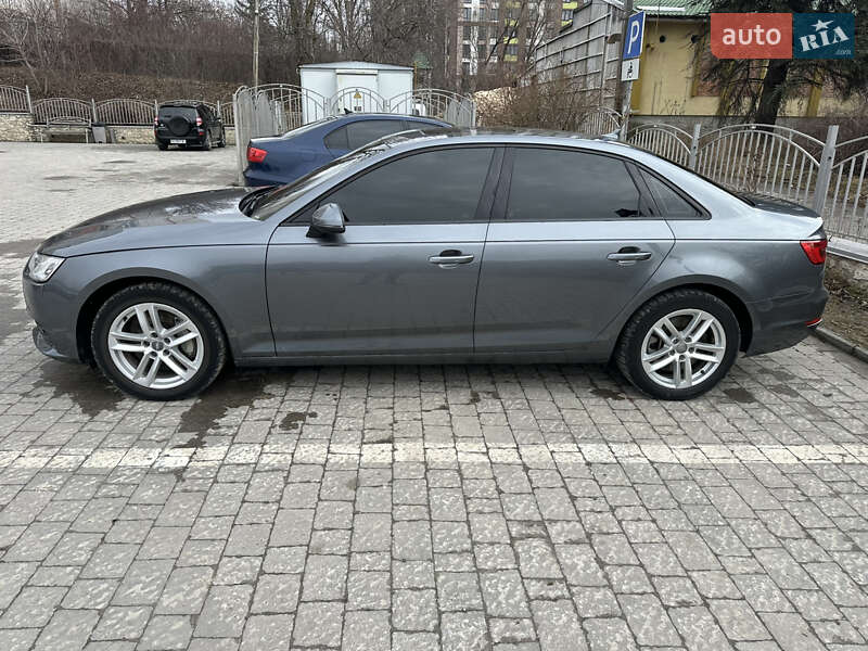 Седан Audi A4 2016 в Тернополі