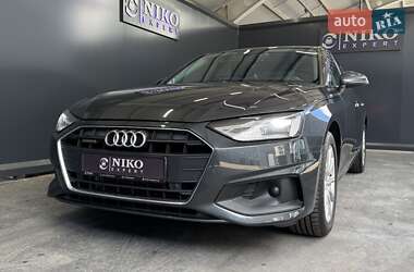 Седан Audi A4 2021 в 