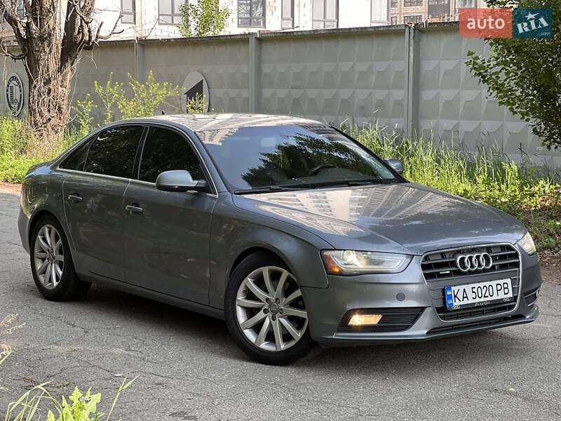 Седан Audi A4 2012 в Києві