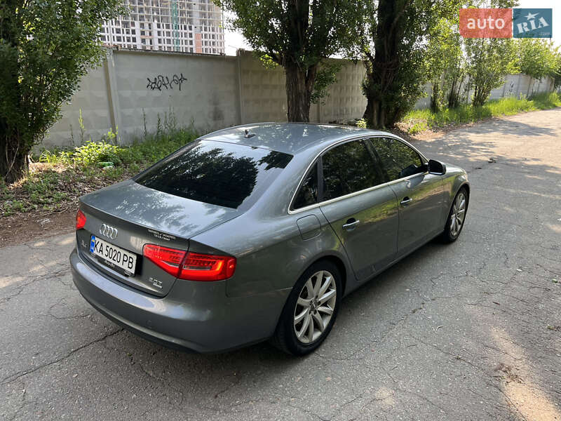Седан Audi A4 2012 в Києві