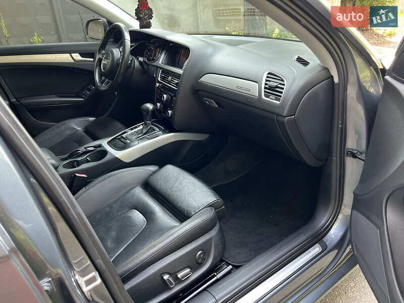Седан Audi A4 2012 в Києві