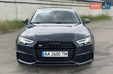 Седан Audi A4 2016 в 