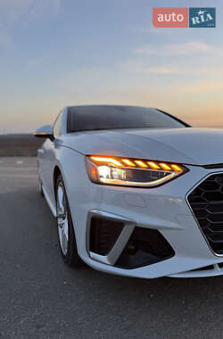 Седан Audi A4 2022 в 
