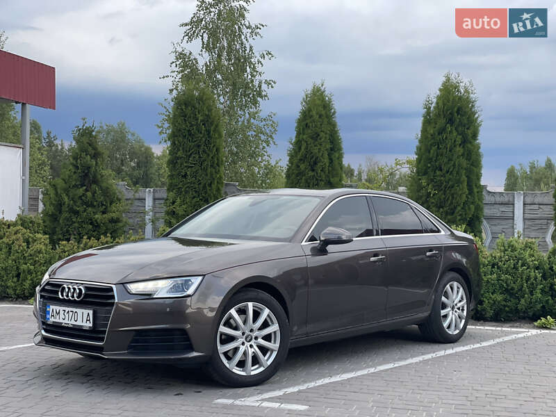 Седан Audi A4 2016 в 