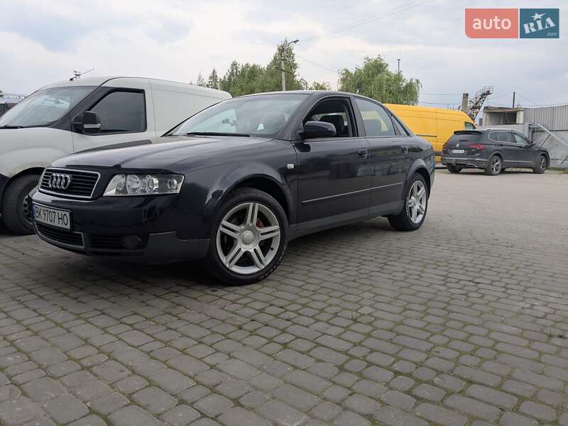 Седан Audi A4 2001 в 