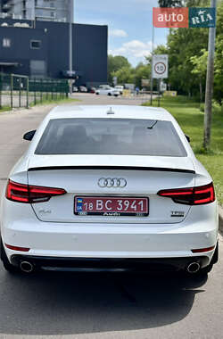 Седан Audi A4 2017 в 