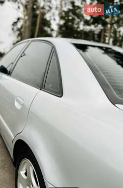 Седан Audi A4 2000 в 