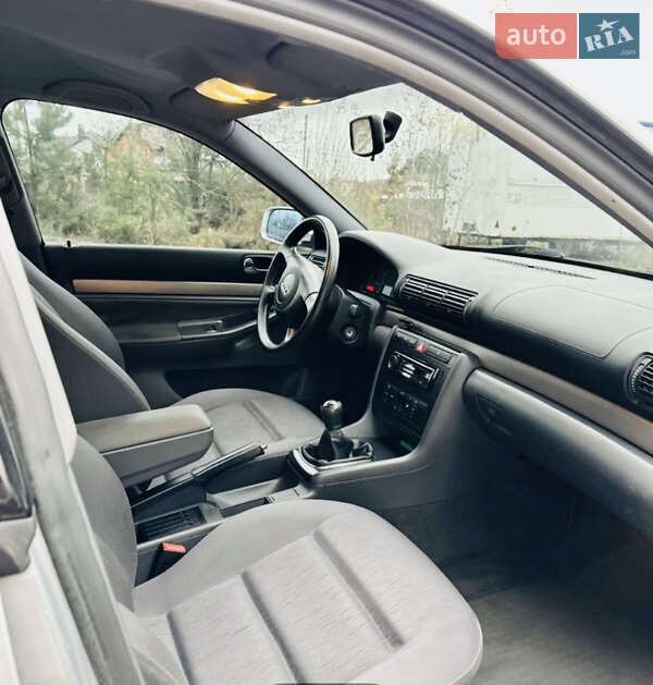 Седан Audi A4 2000 в Виннице