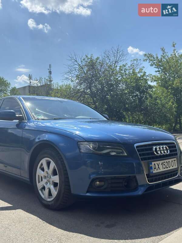 Седан Audi A4 2011 в 