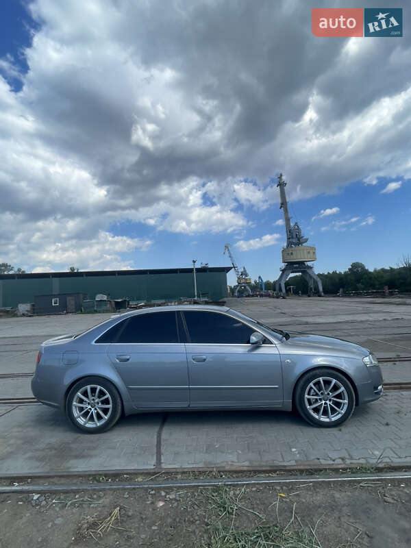 Седан Audi A4 2005 в Измаиле