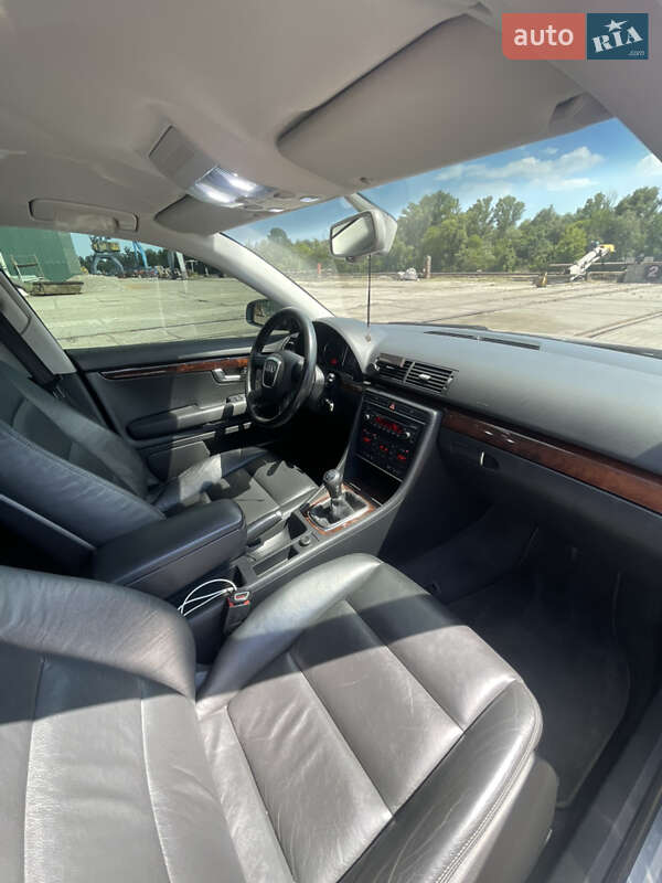 Седан Audi A4 2005 в Измаиле