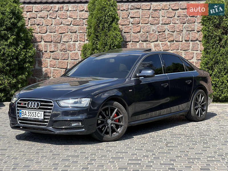 Седан Audi A4 2014 в Кропивницькому
