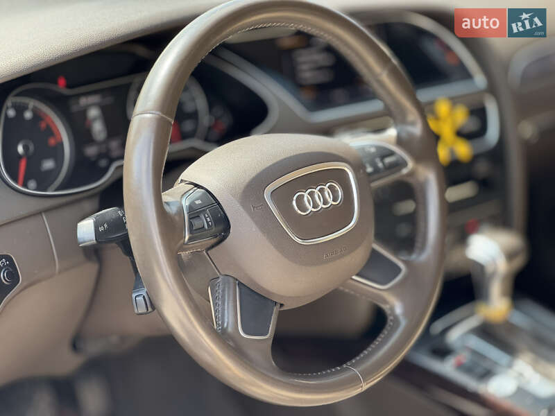 Седан Audi A4 2014 в Кропивницькому