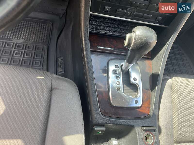 Седан Audi A4 2001 в Першотравенске