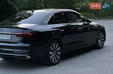 Седан Audi A4 2020 в 