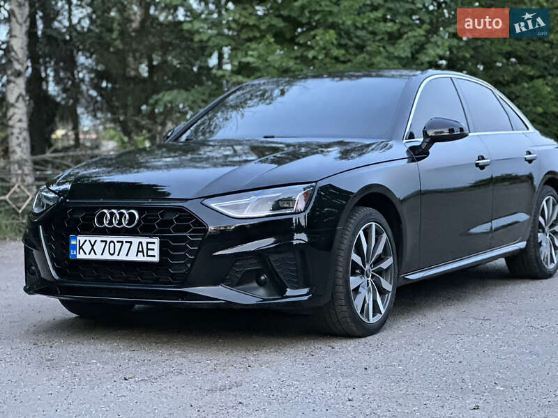 Седан Audi A4 2020 в 