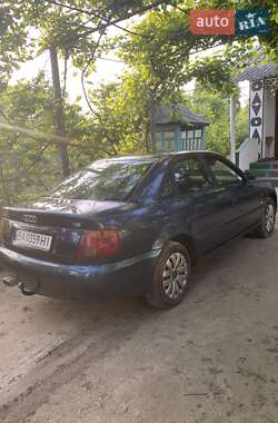 Седан Audi A4 1996 в 