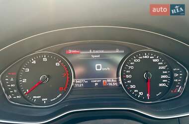 Седан Audi A4 2019 в 