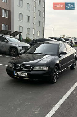 Седан Audi A4 1997 в 