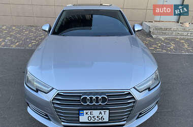 Седан Audi A4 2015 в 
