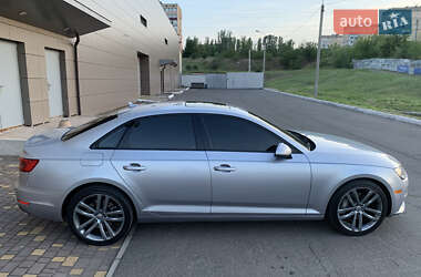 Седан Audi A4 2015 в 