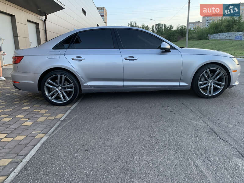 Седан Audi A4 2015 в Кривому Розі