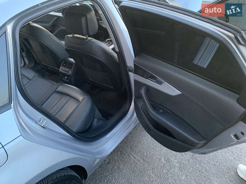 Седан Audi A4 2015 в Кривому Розі