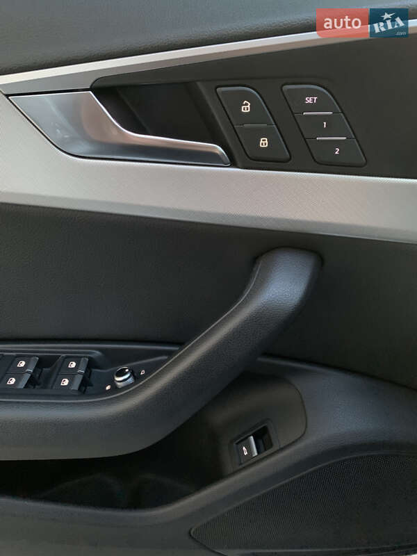 Седан Audi A4 2015 в Кривому Розі