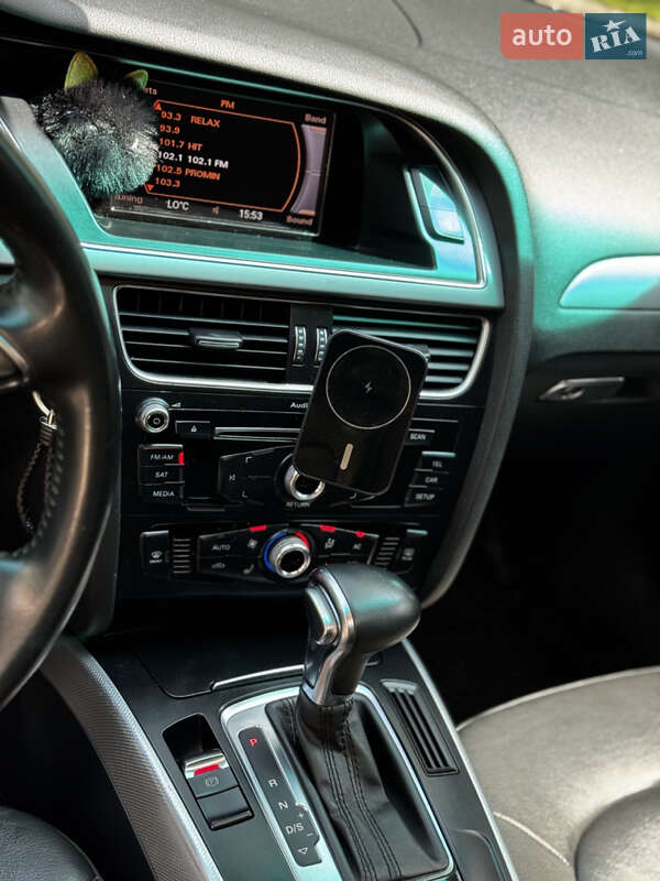 Седан Audi A4 2013 в Львове