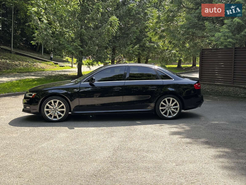 Седан Audi A4 2013 в Львове