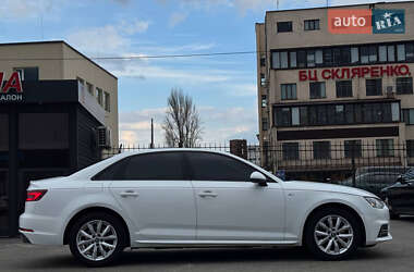 Седан Audi A4 2018 в 