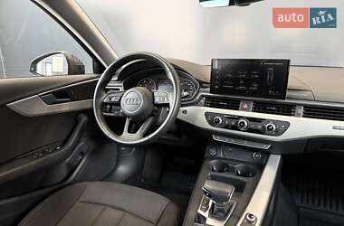 Седан Audi A4 2021 в 